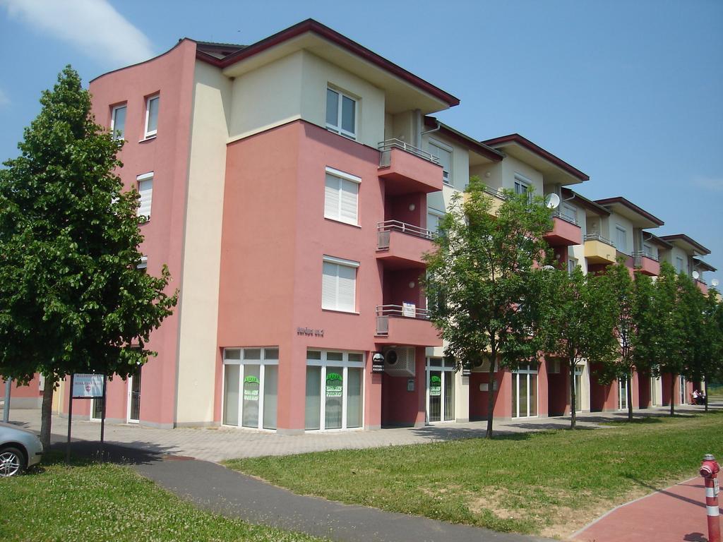 Csabai Apartman Bük Habitación foto